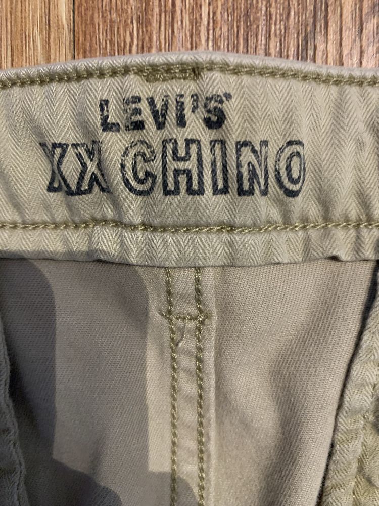 Calças beges levis tamanho 32 modelo Slim taper