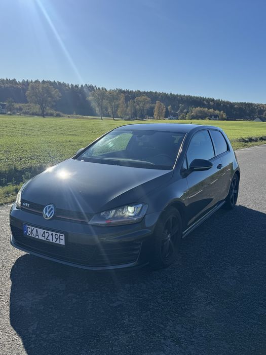 VW Golf VII GTI 220 koni