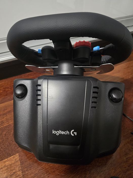 Kierownica i pedaly Logitech do PlayStation