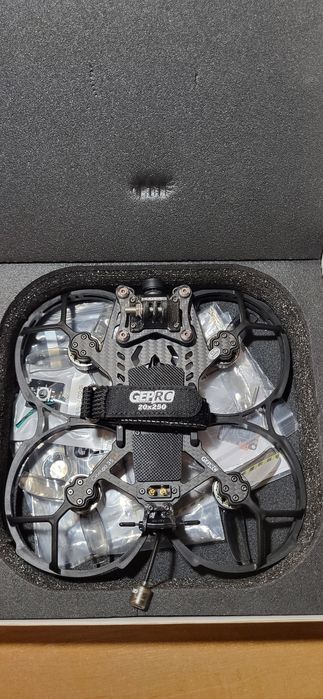 Geprc квадрокоптер Cinelog