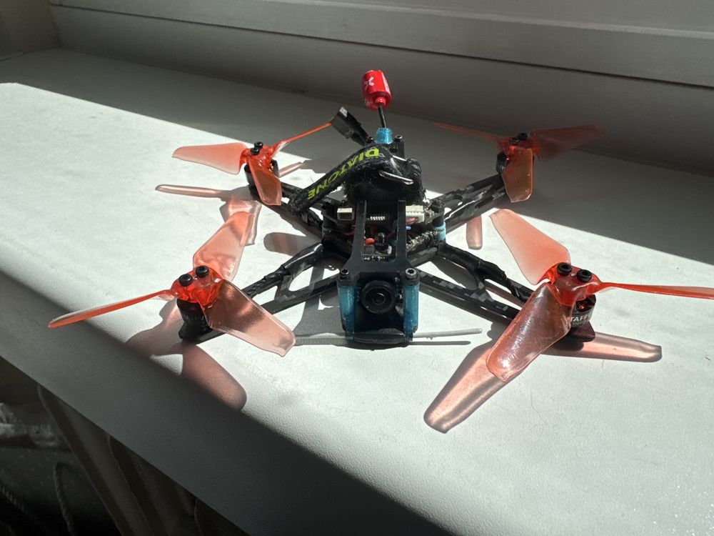 Dron 3 cali , na 1-2s  ,18650 , ELRS 2,4