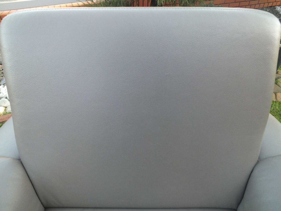 Wypoczynek skórzany firmy Musterring kolor szary.