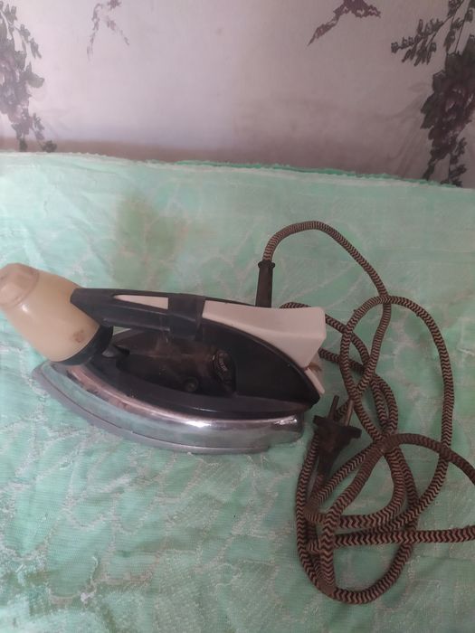 Продам Утюг советский