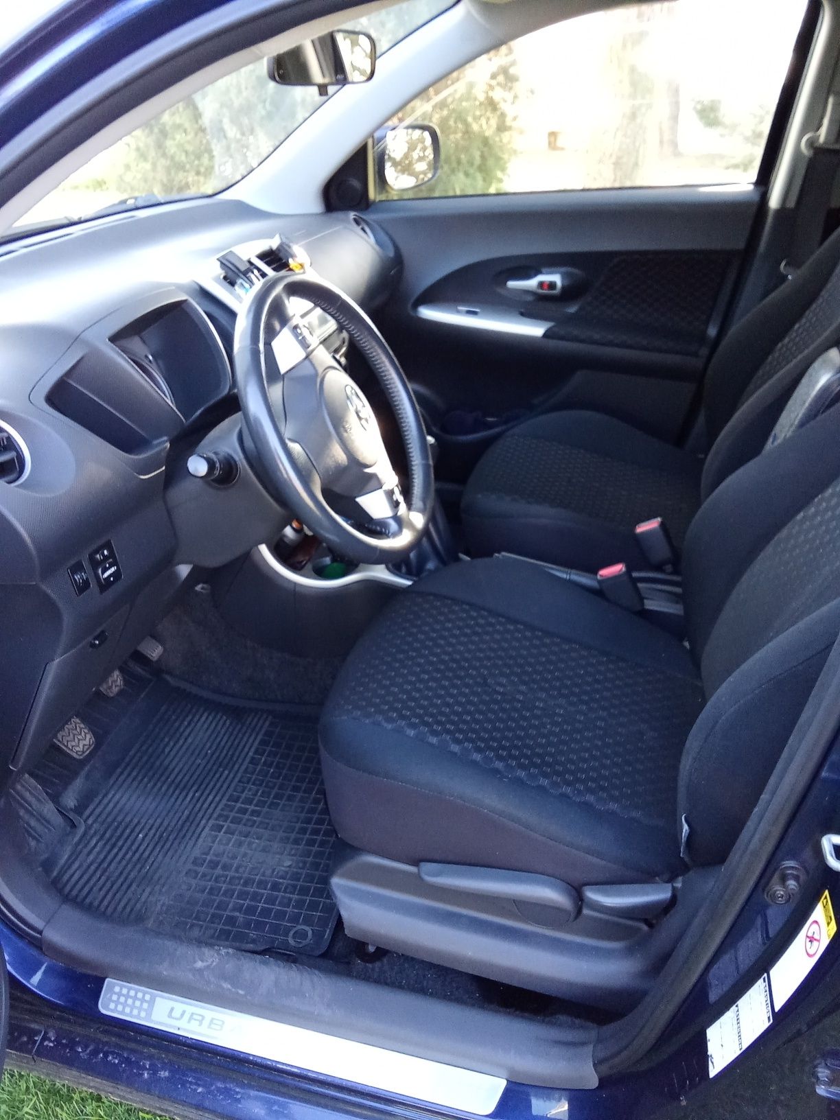 Toyota Urban Cruiser sprzedam  -  zam. na RAV 4- 2004-5 -diesel-3drzwi