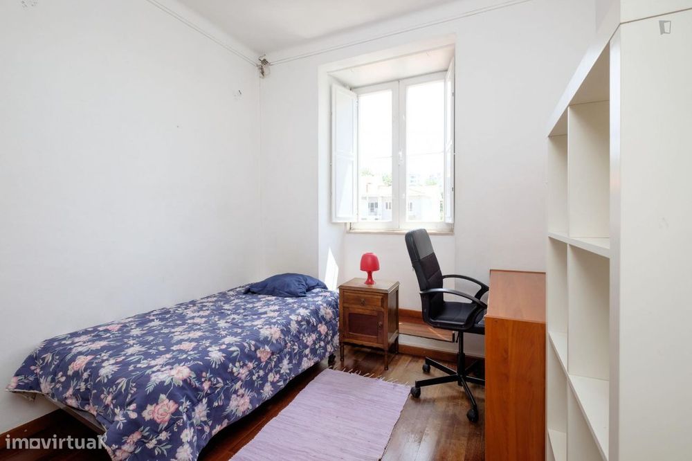 146861 - Quarto com cama de solteiro em...