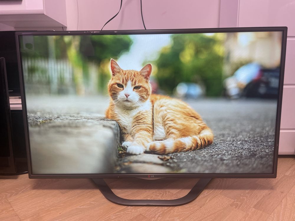 Телевізор lg 47la620s