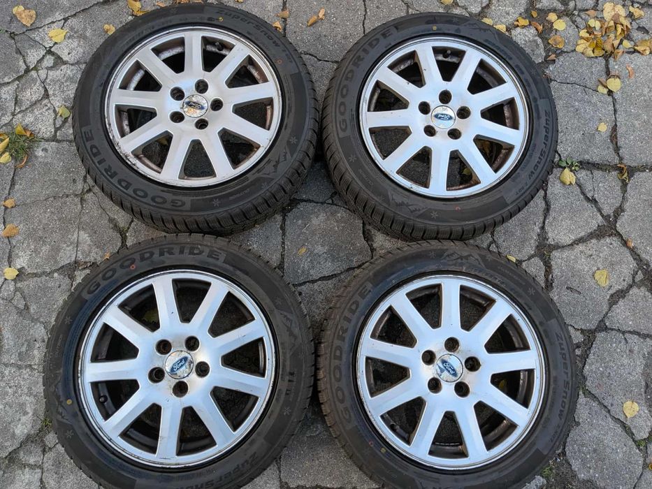 zestaw felg aluminiowych z zimowymi oponami Goodride 16”