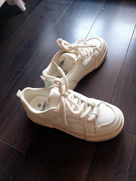 Кеди білі (23,5)