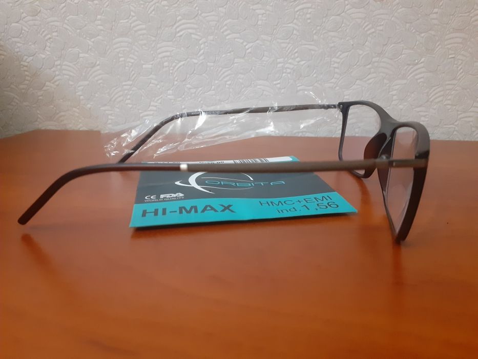 Продам очки для близи +1,50