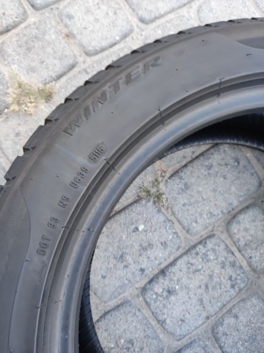 205.55.17 jedna opona Pirelli Sottozero 3