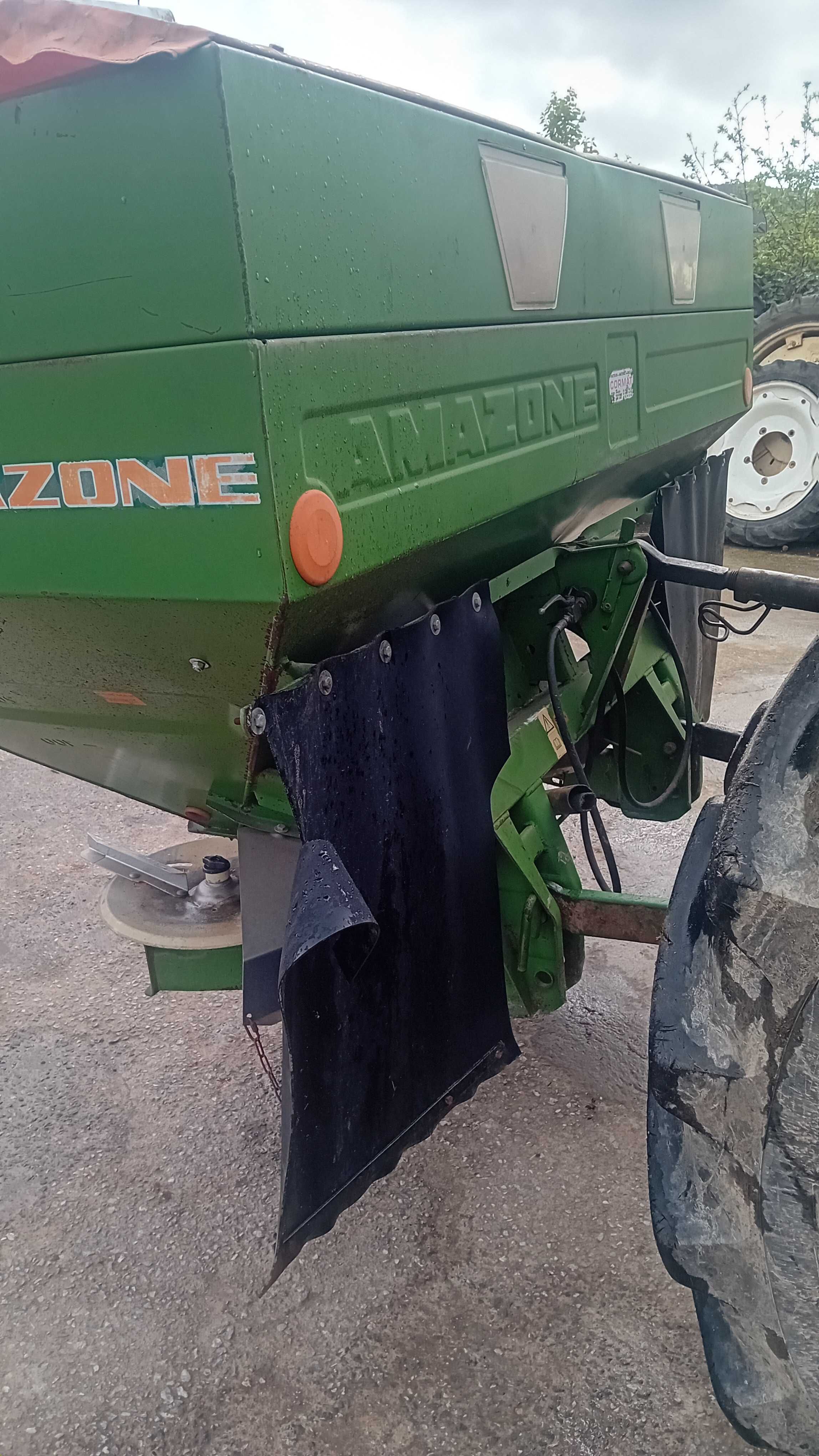 Distribuidor de adubo Amazone