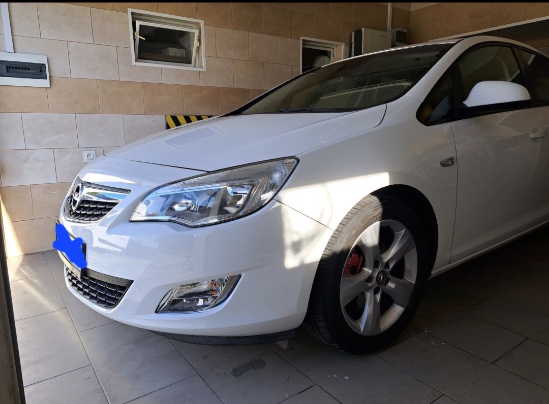 Opel astra j 1.7cdti 2010r