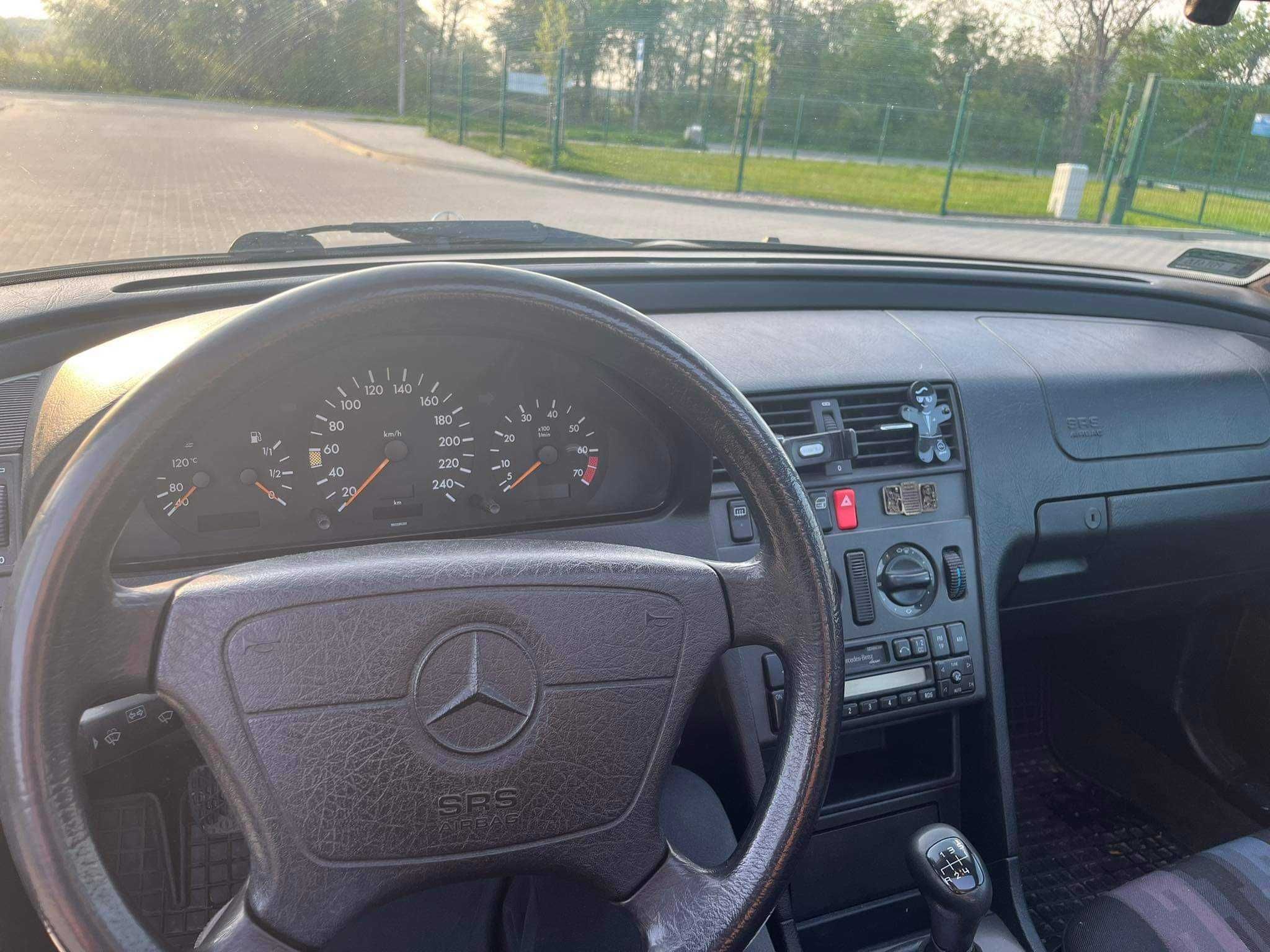 Mercedes-Benz, W202, C180, Zadbany