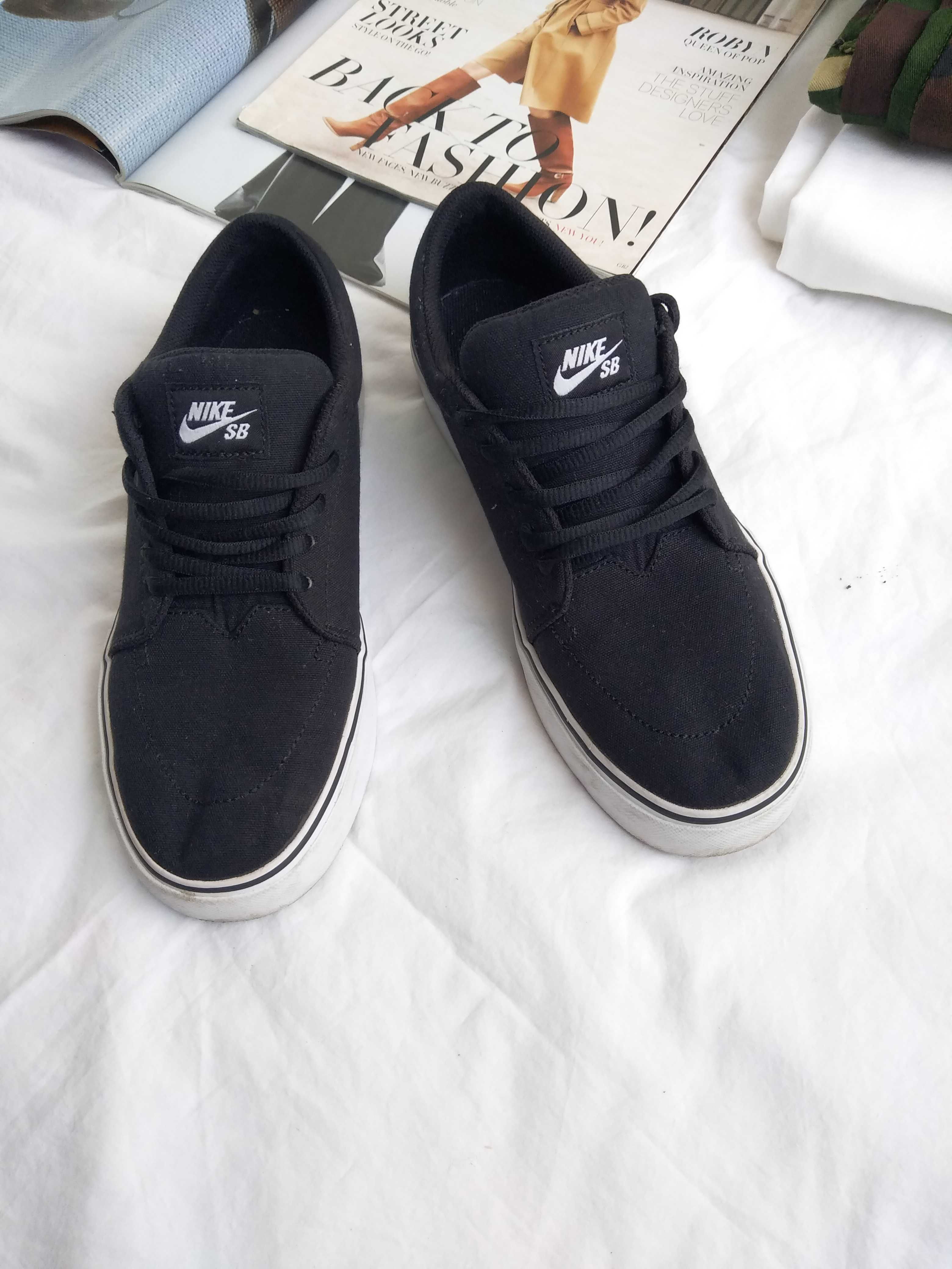 Черные кроссовки кеды Nike 38 39 размер
