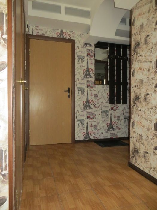 ТЦ "Oasis" метро "Героїв Дніпра" 1-хв ходьби.  пр.Оболонський-43.