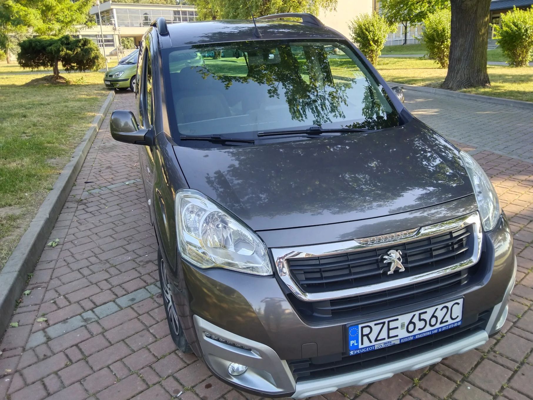 Peugeot Partner Peugeot Partner Tepee STYLE 1.2 benzyna