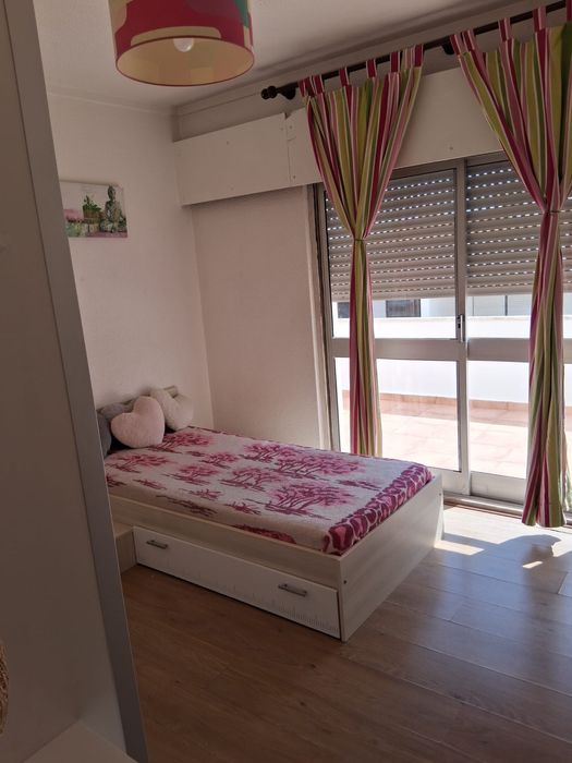 Quarto para arrendar Costa de Caparica