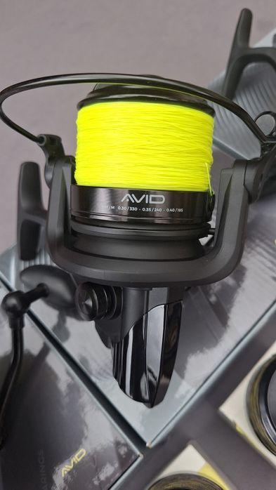 3 sztuki Avid Carp AV8000 kołowrotek karpiowy big pit jak nowe