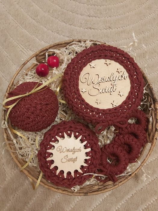Zestaw świąteczny,koszyczek, szkatułka, podkładki pod kubki, obrączki