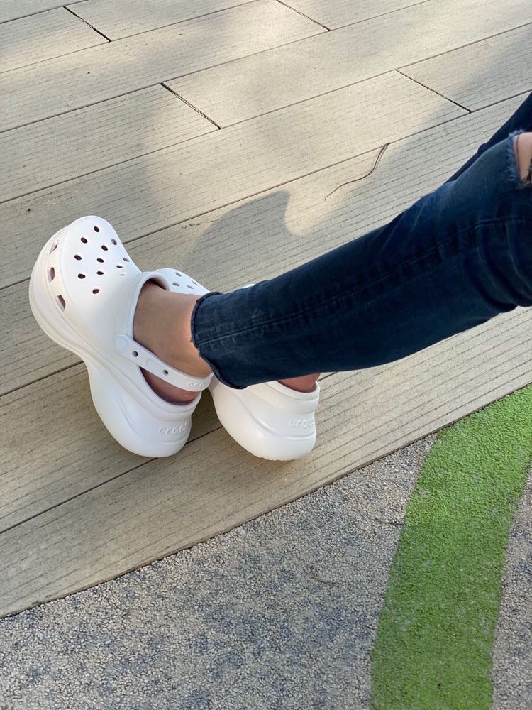 Снова в наличии Crocs Classic Bae Clog на платформе