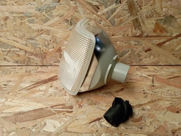 Pisca frente esquerdo SEAT Ibiza I (021A)