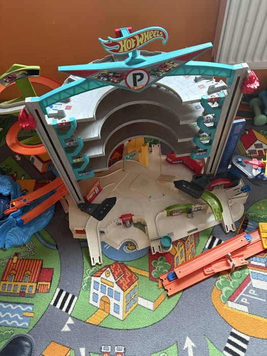 Garaz Hot Wheels