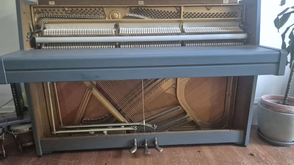 Piano vertical Yamaha C108N