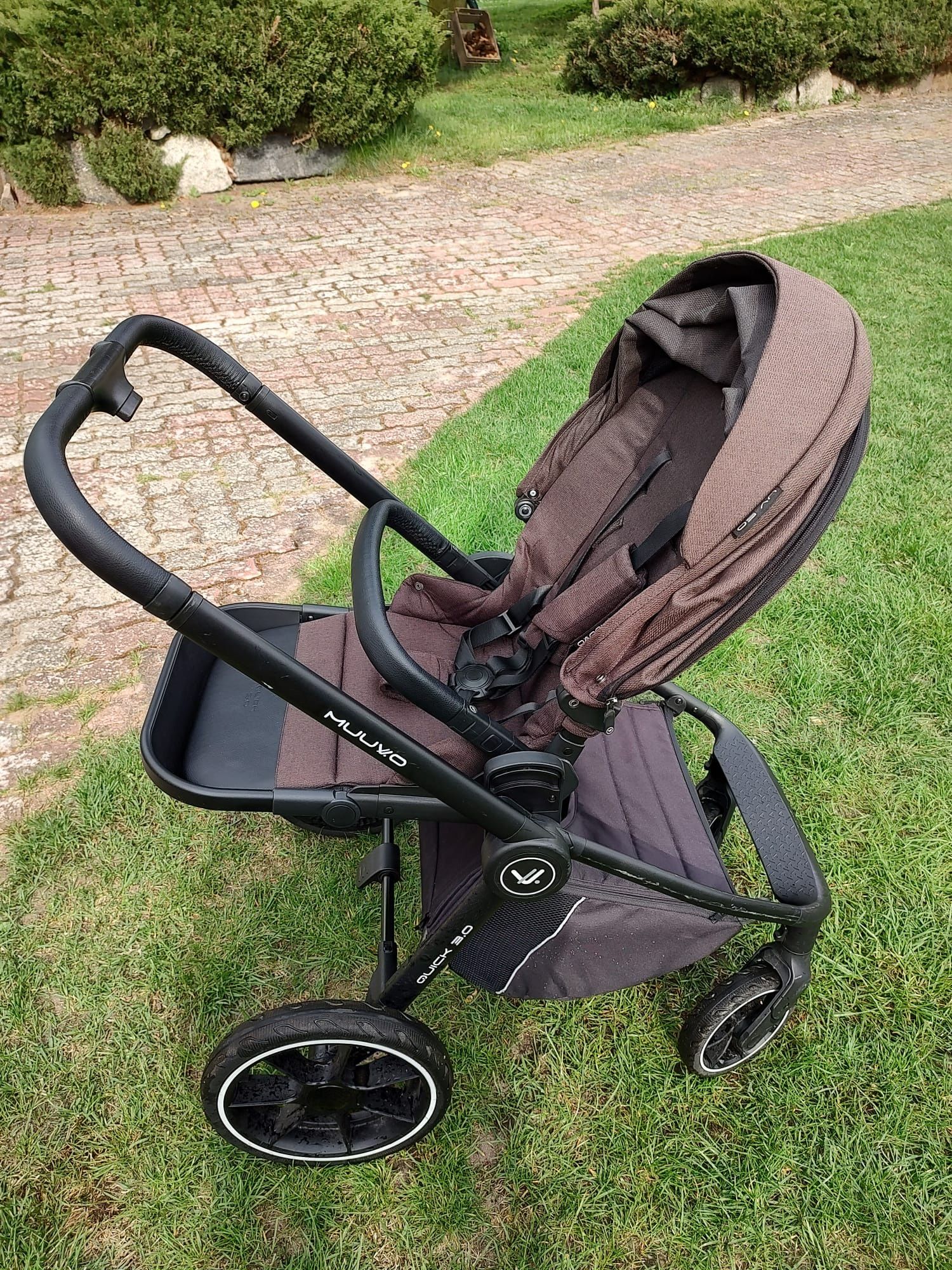 Spacerówka Muuvo quick 3.0 black