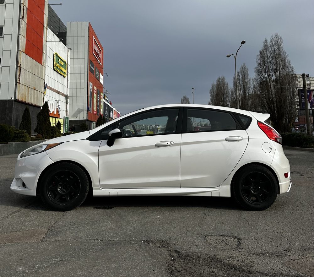 Продам Ford fiesta st