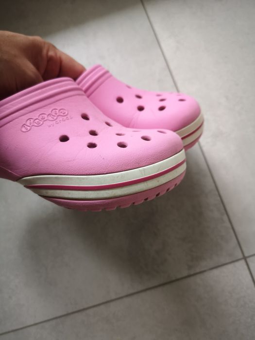 Crocs J2 dla dziewczynki różowe r 33-35