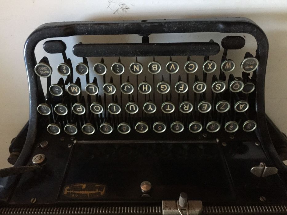 Máquina de escrever * Continental