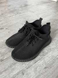 czarne buty trampki