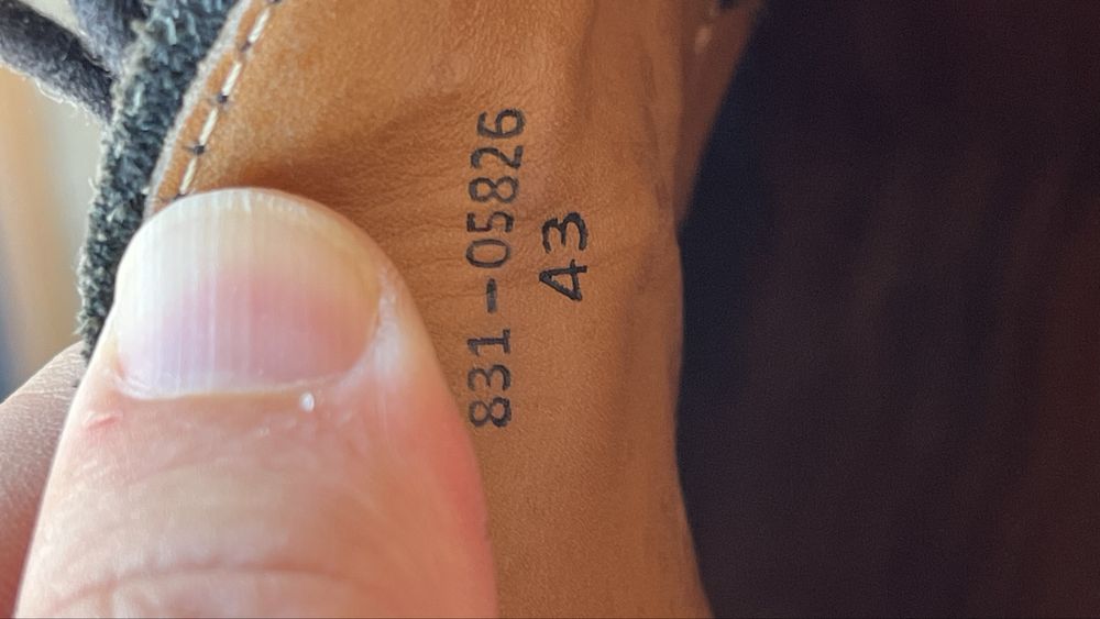 Sapatos clássicos Emidio Tucci pele preta tamanho 43