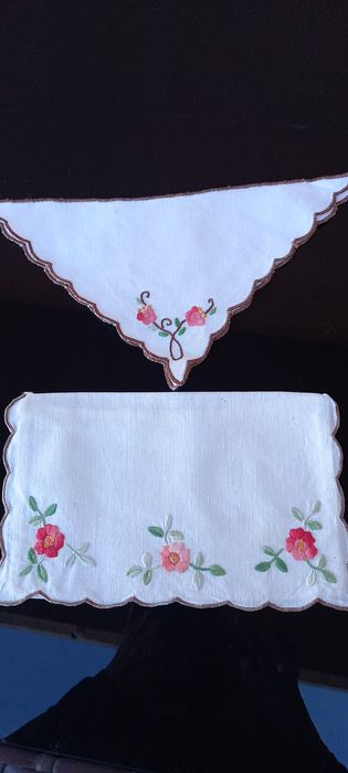 Guardanapos, bolsa e naperon em linho