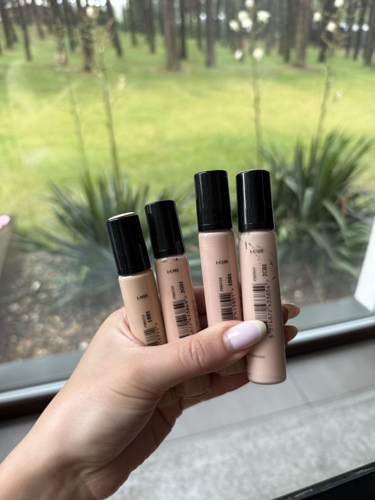 Podkłady Givenchy Prisme Libre Skin-Caring Glow