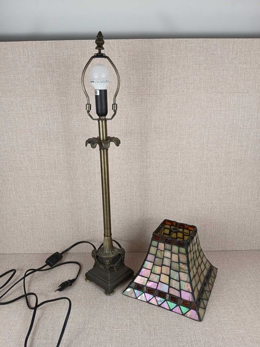 Lampa stołowa w stylu Tiffany Lampka salonowa 61 cm Globen AB Szwecja