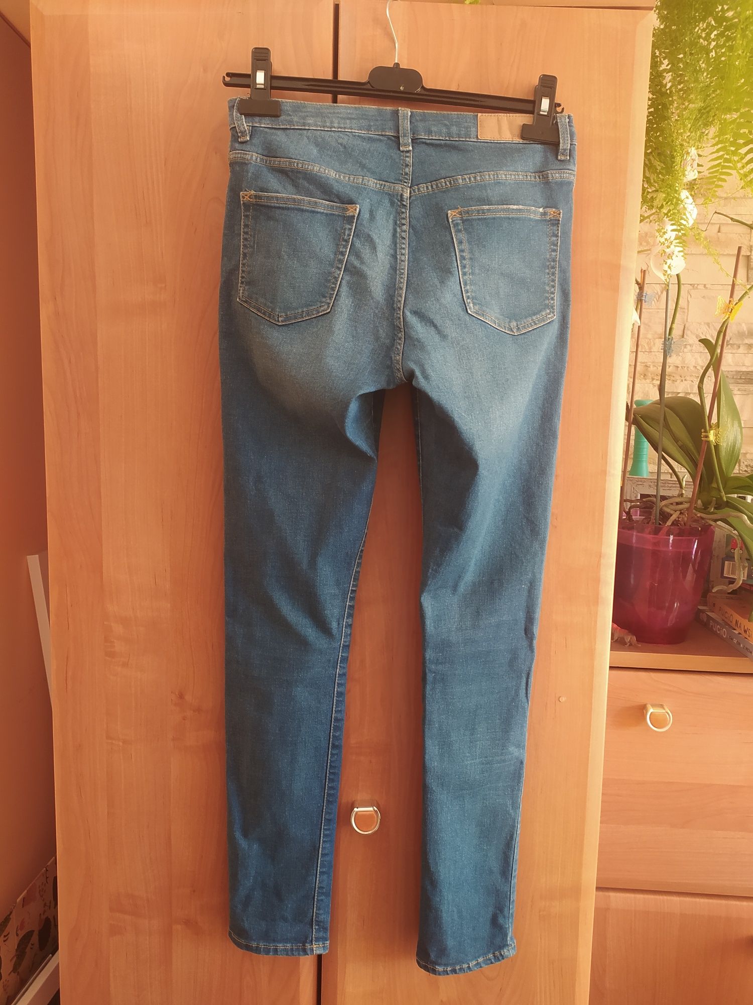 Spodnie jeansy dżinsy bawełniane elastyczne rozmiar 158