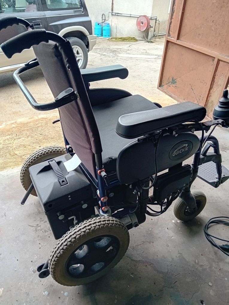 Cadeira de rodas a bateria