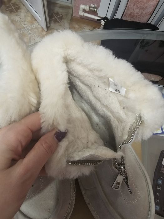 Продаю жіночі уггі