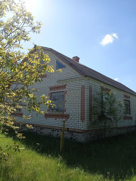 Будинок,хата в селі,незавершене будівництво