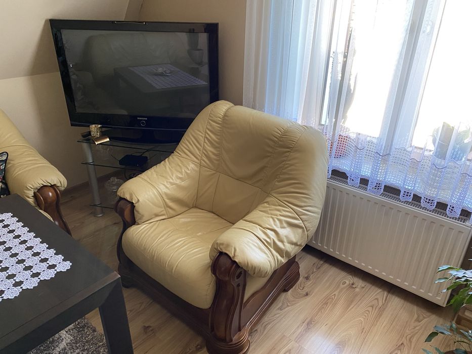 Skórzany wypoczynek 3+2+1 w kolorze kremowym