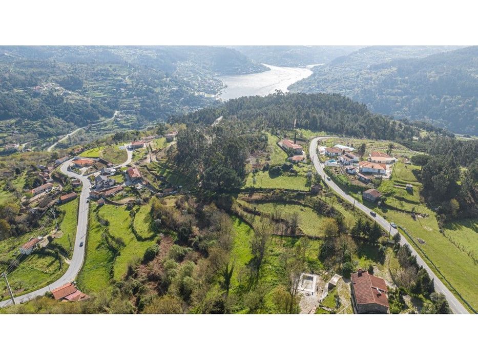 Lote de terreno para construção de Moradia individual, em Paços de ...