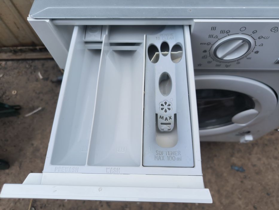 Встраиваемая стирально-сушильная Electrolux 7 кг, 1400 об/мин в отличн