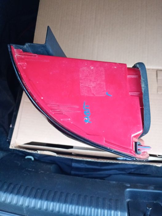 Продам задні фонарі на джету