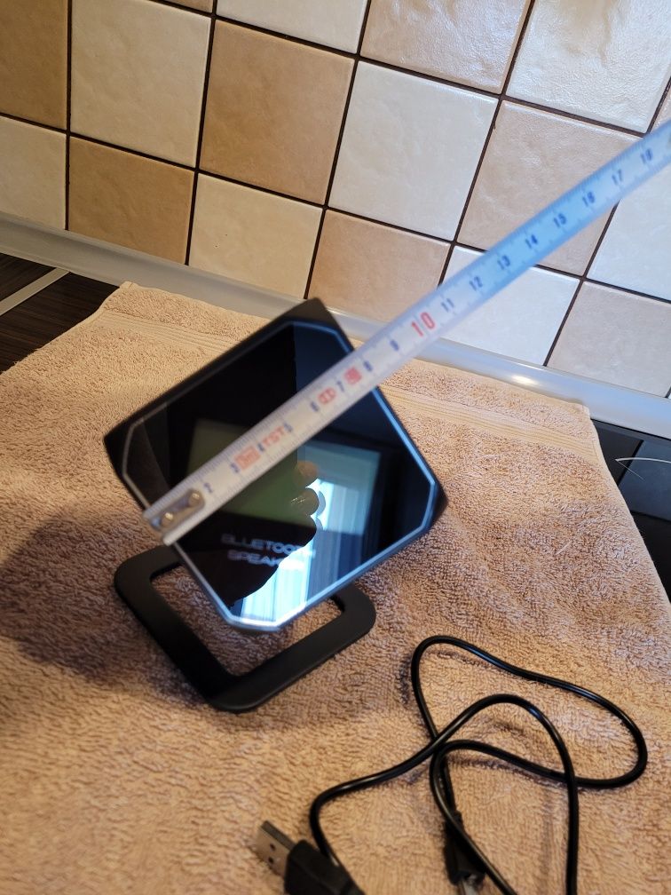 Głośnik bluetooth z zegarem