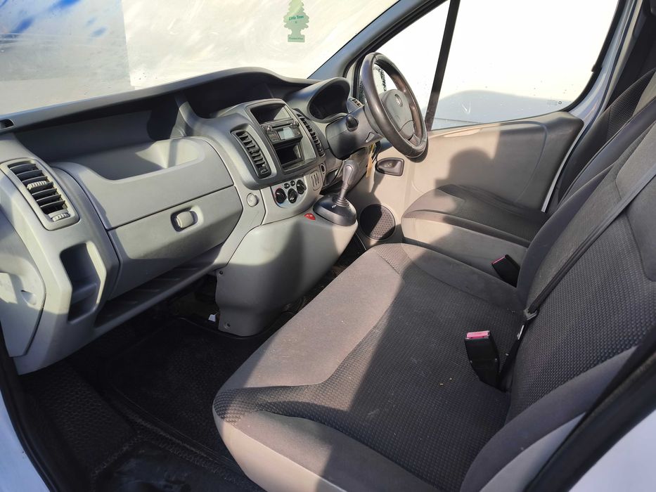 Opel Vivaro 9 osobowy Ładny Automat Uszkodzony Anglik Sławsk