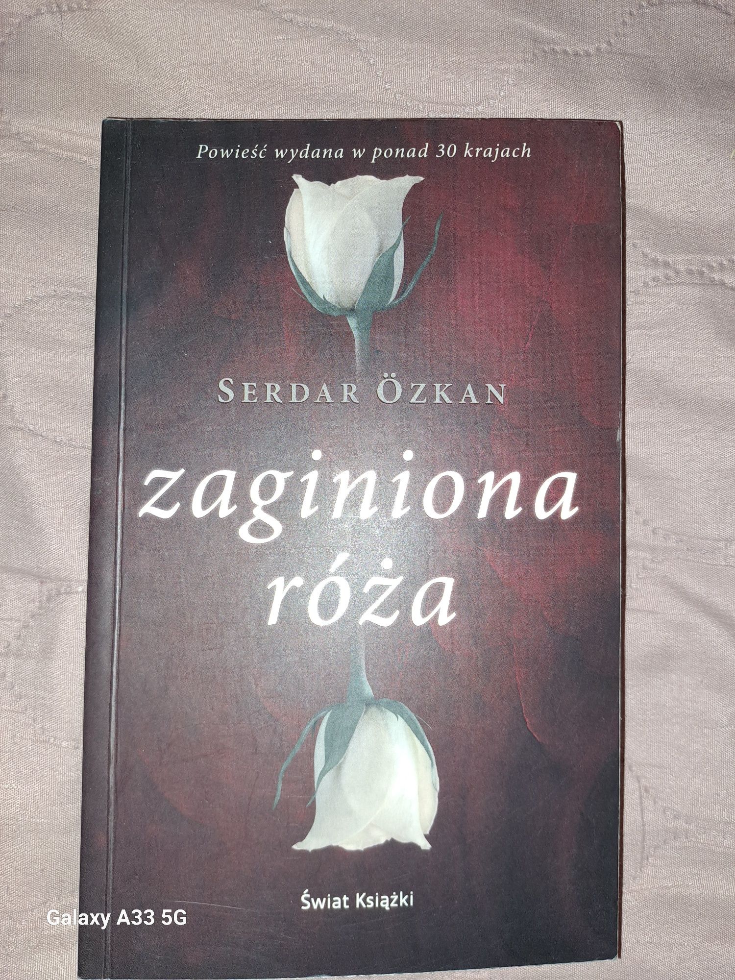 Zaginiona róża Serdar Özkan