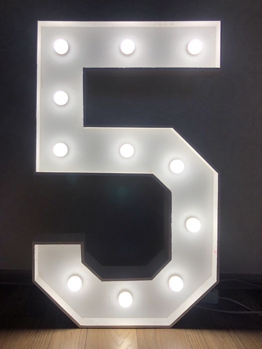 Цифры с лампочками