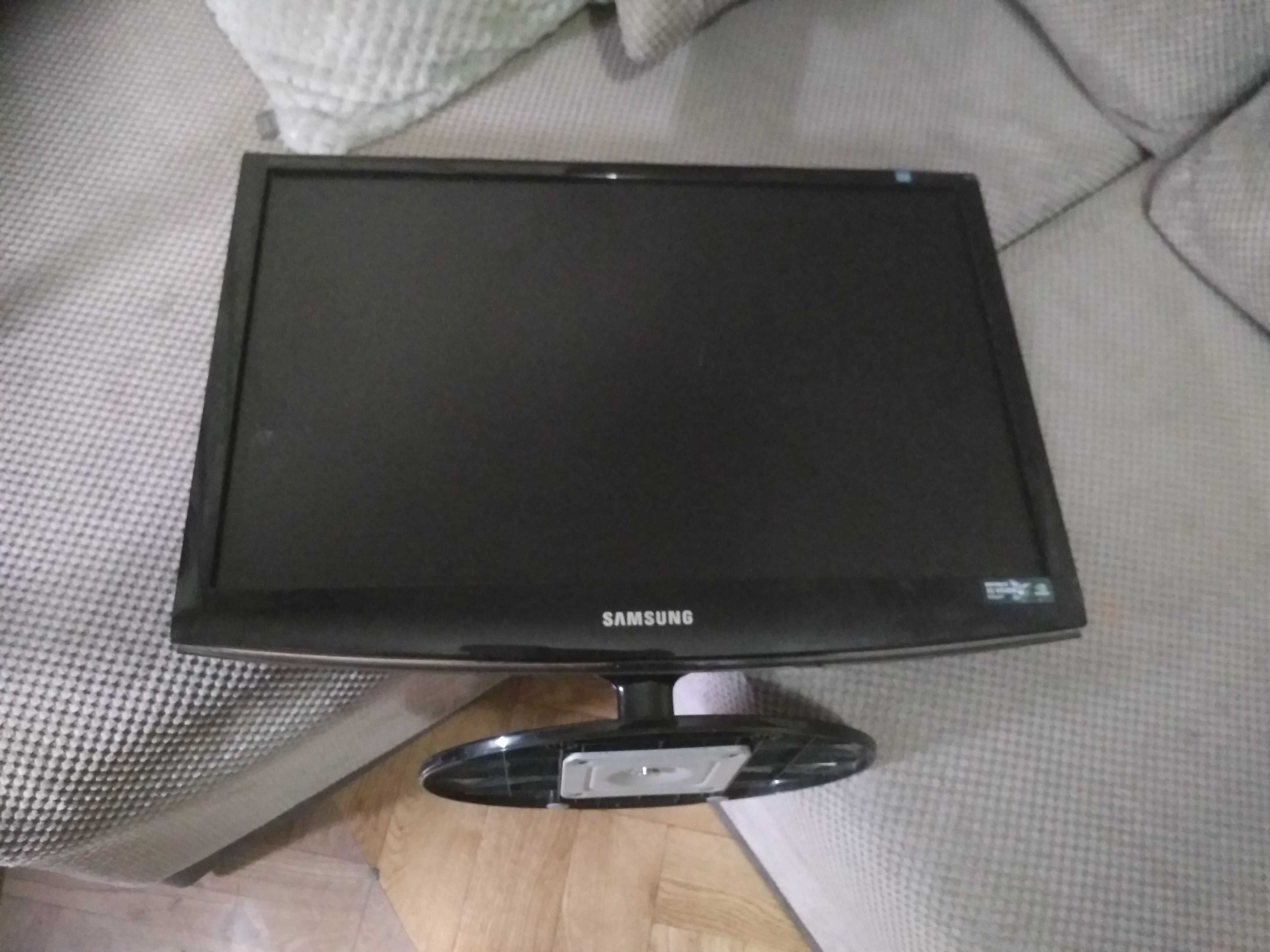 Monitor 22" Samsung model 2233RZ