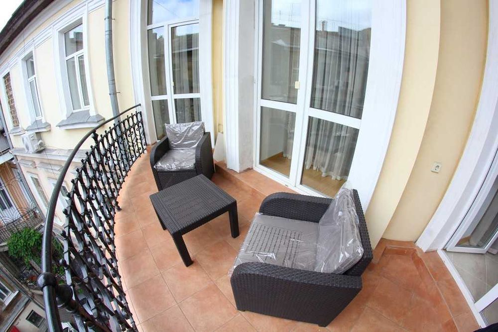 Дворівнева квартира в центрі Одеси